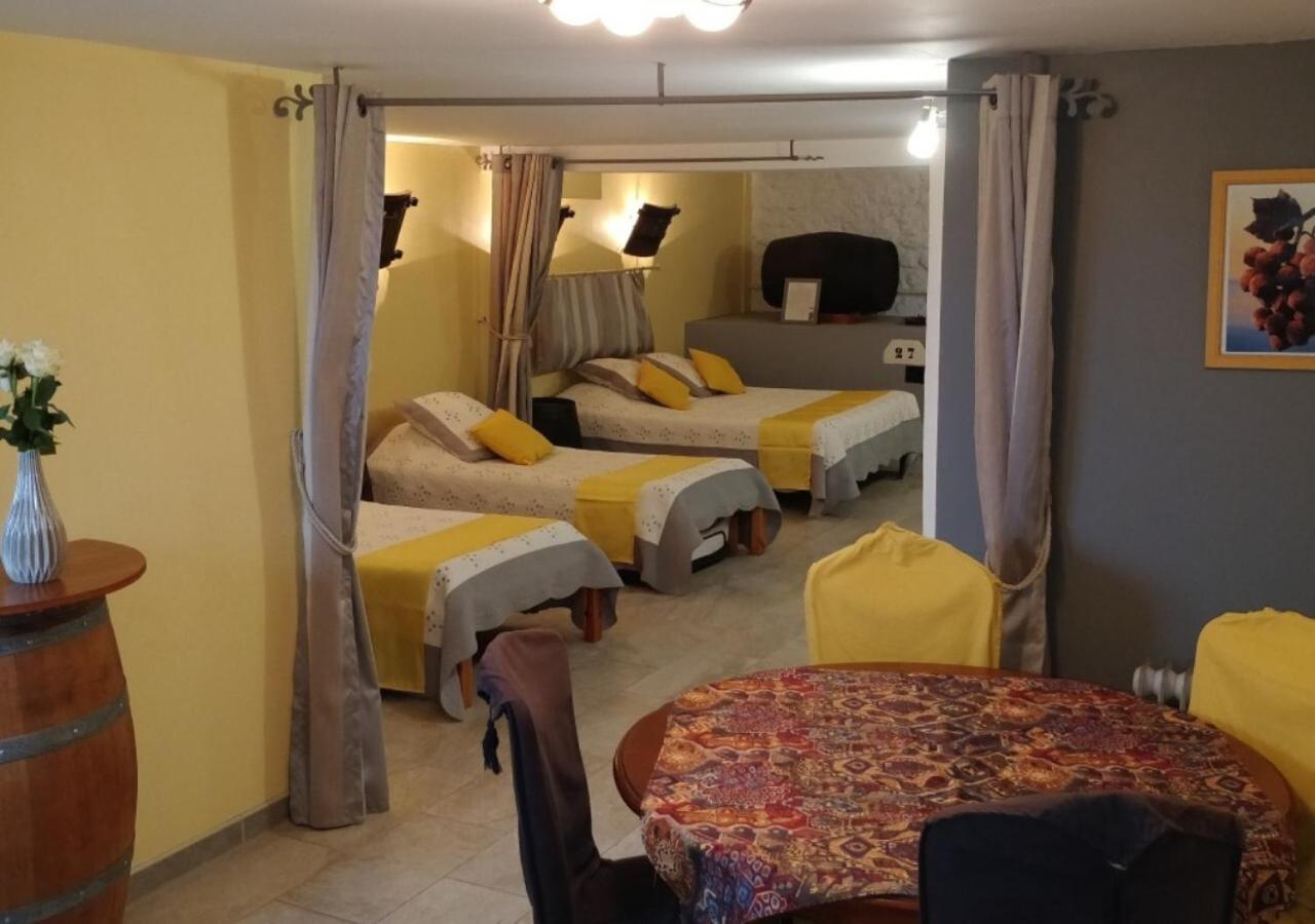 Le Logis Du Livier Hotel Saint-Georges-sur-Layon Room photo